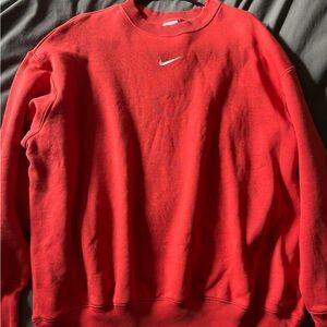 Nike crewneck- medium